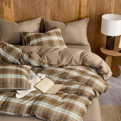 Wake In Cloud - Plaid Comforter Set, Scottish Tartan Check Geometric Modern Pattern Printed, Soft Lightweight Bedding, 3 Pieces, Brown, Full Size