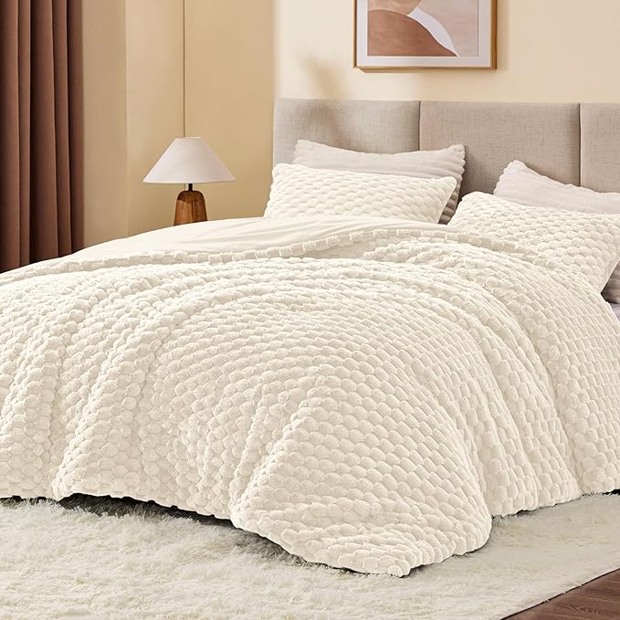 BEDELITE Fluffy Twin Comforter Set - Beige Fleece Soft Comforter for Twin Size Bed, Luxury Warm Bedding Set for Winter, Fuzzy Bed Set 2 Pieces (1 Comforter, 1 Pillowcase)