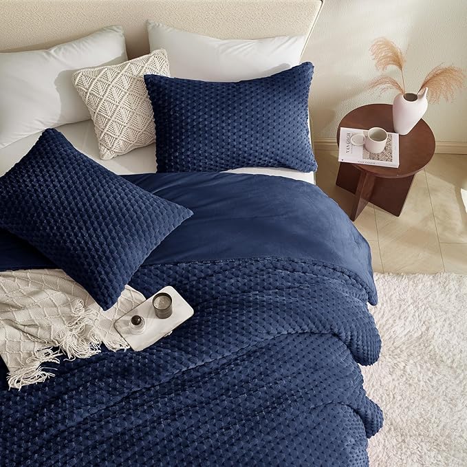 Petrichor Fluffy King Comforter Set - Ultra-Soft Navy Flannel Thick Comforter for King Bed, Luxury Warm Bedding Set for Winter & Fall, Cozy Fuzzy Bed Set 3 Pieces (1 Comforter & 2 Pillowcases)