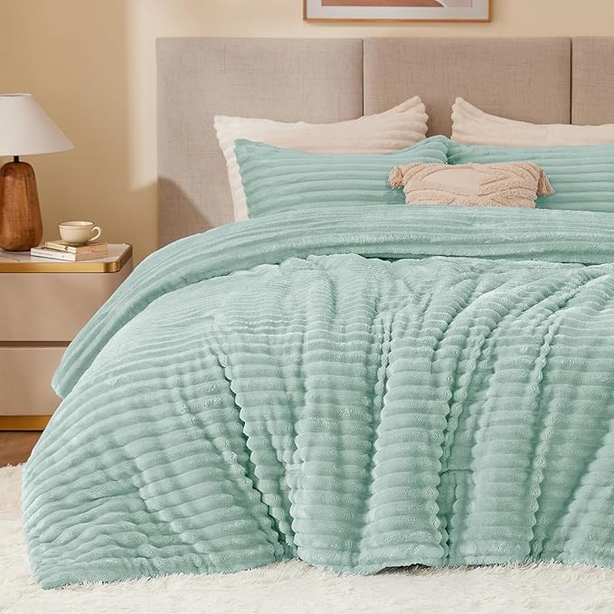 BEDELITE Fleece Queen Comforter Set -Super Soft & Warm Fluffy Light Green Bedding, Luxury Fuzzy Heavy Bed Set for Winter with 2 Pillow Cases