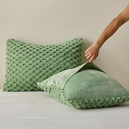 Simple&Opulence Fluffy Faux Fur Comforter Set, Plush Fuzzy Minky Bedding Set, 3 Pieces Warm Soft Comforter Bedding Set for Winter - 1 Shaggy Comforter with 2 Pillow Shams(King, Grid - Green)
