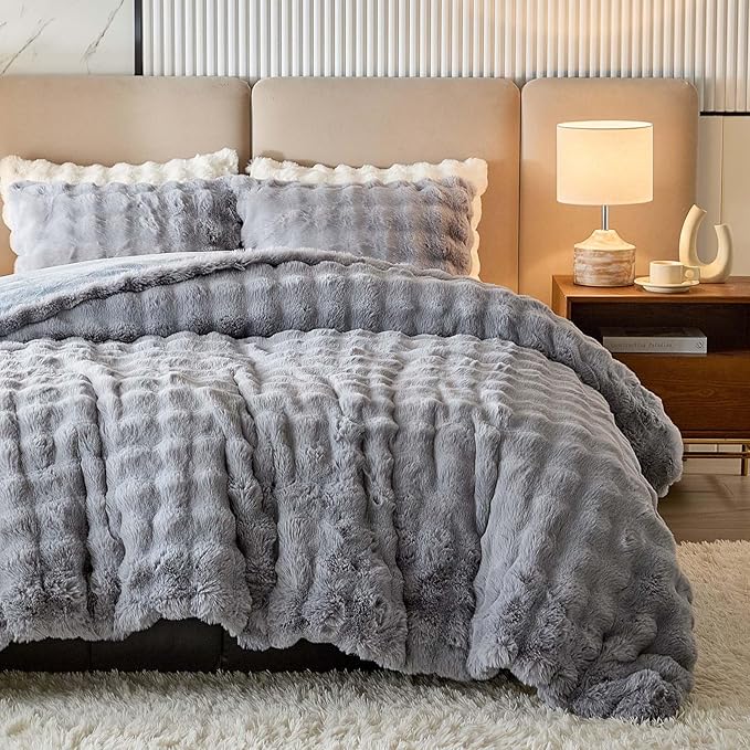 Full Faux Rabbit Fur Comforter Set - 3 Pieces Fluffy Bedding Set Ultra Soft Warm Shaggy Winter Flannel Bed Set, Luxury Skin Friendly Sherpa Comforter Set & 2 Pillow Shams for Thanksgiving Light Gray