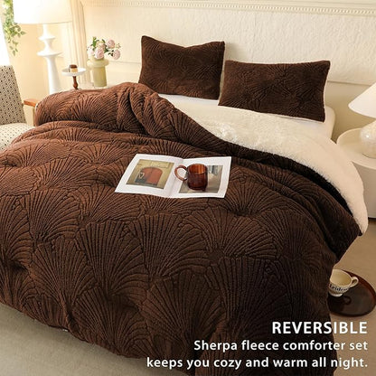 Seashell Jacquard Sherpa Comforter Set Warm Cozy Premium Bedding 3 Pieces, Full/Queen Size Geometric Pattern Quilt Comforter with 2 Pillowcases(90"X90" Coffee)