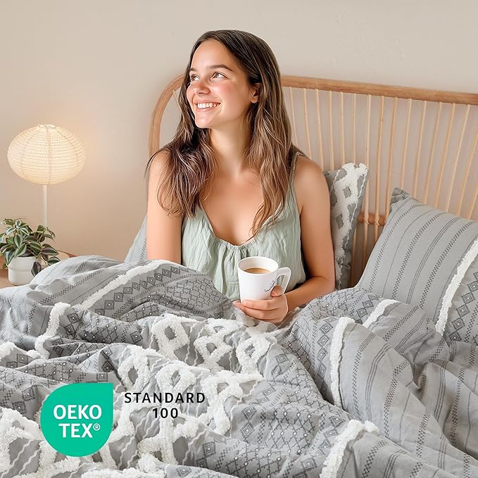 INK+IVY Comforter for King Size Bed, Chenille Tufted, Breathable Cotton Comforter Set King, All Season Modern Boho Comforter with Farmhouse Bedding Flare, 2 Matching Shams, King Gray 3 Piece