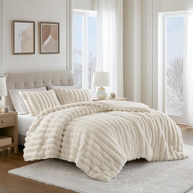 Madison Park Jasmine Queen Comforter Set, Luxurious Reversible Faux Fur Plush Ribbed Velvet Bedding, Fuzzy Thick Warm Winter Comforter, Super Soft Fluffy 3-Piece Set Ivory
