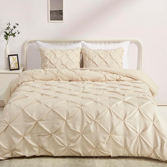 Amazon Basics All-Season Down-Alternative 3-Piece Comforter Bedding Set, Soft Lightweight Microfiber, Pinch Pleat Design, King, Beige