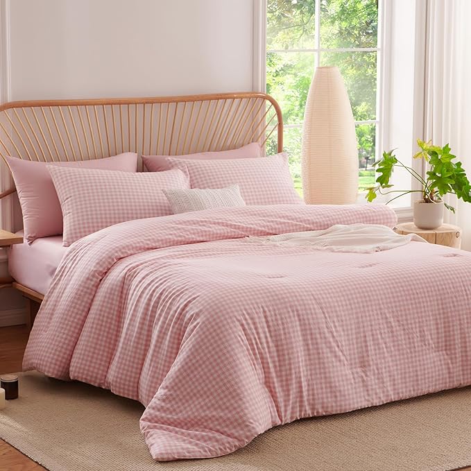 Nayoroom Gingham Comforter Set Queen Size Pink Plaid Checkered Comforter 3 Pieces Soft Lightweight Grid Dorm Bedding Set for All Seasons (1 Comforter, 2 Pillowcases)