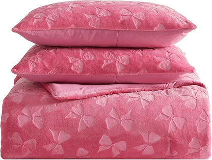 Betsey Johnson - Queen Comforter Set, Lightweight & Soft Plush Bedding with for Year Round Comfort, 3 Piece Bed Set with Matching Pillowcases (Flirty Bows Pink)