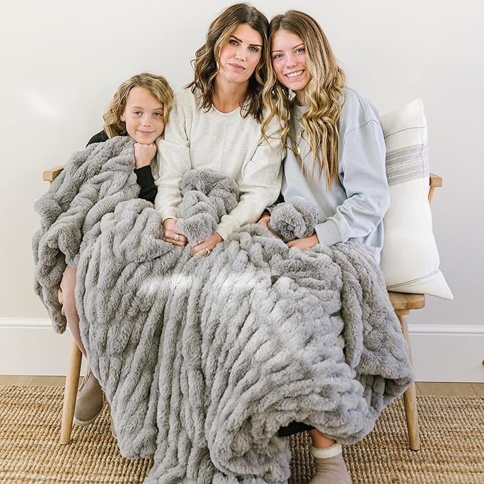 Minky Designs Ash Gray Minky Blanket – Ultra Soft Faux Fur Throw Blanket for Couch, Bed & Home – Fluffy, Warm & Luxurious – Chic Collection (Large, 60x72)