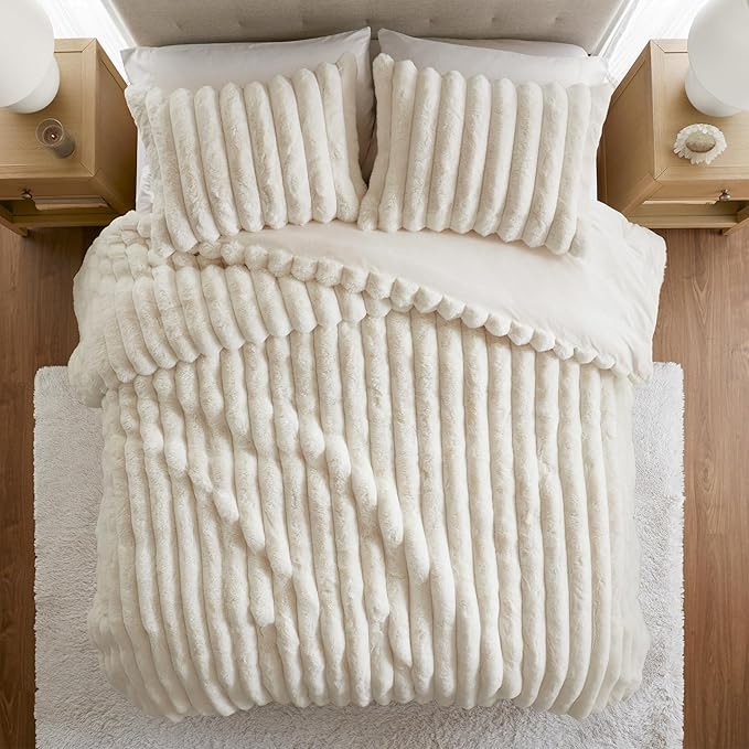 Madison Park Jasmine King Comforter Set, Luxurious Reversible Faux Fur Plush Ribbed Velvet Bedding, Fuzzy Thick Warm Winter Comforter, Super Soft Fluffy 3-Piece Set Ivory