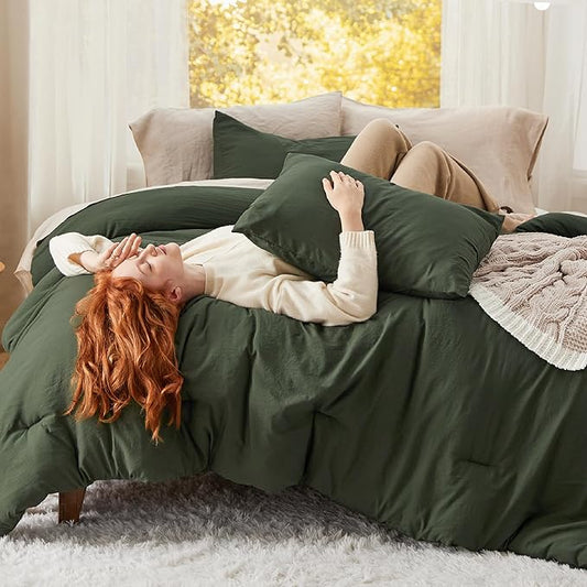 Bedsure Oversized King Comforter Set, Dark Green Soft Prewashed Bedding for All Seasons, 3 Pieces GentleSoft™ Bed Set, 1 Lightweight Comforter (120"x98") and 2 Pillowcases (20"x36")