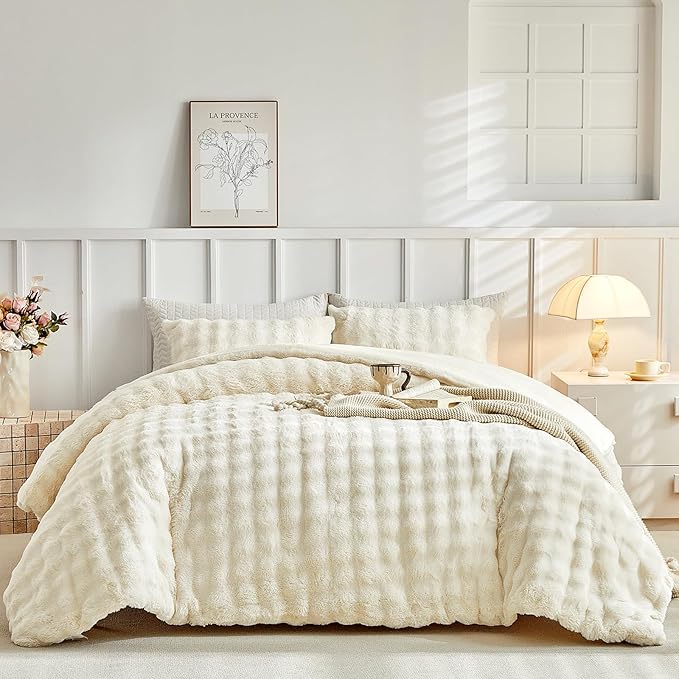 Tokokimo Fluffy Fleece Queen Size Comforter Set, Ultra Soft Reversible Heavyweight Fleece Bedding, Extra Warm Winter Comforter with 2 Pillow Cases, All Season Fuzzy Comforter Set, Beige