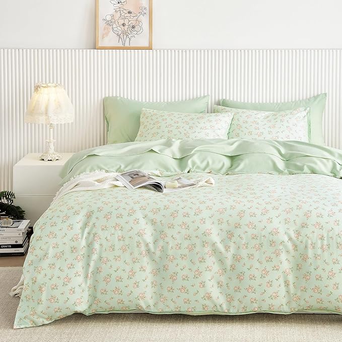 Wake In Cloud - Floral Comforter Set, Coquette Cottagecore Aesthetic Flower Shabby Chic Pattern for Women Teen Girls, Soft Lightweight Bedding, 3 Pieces, Green Pink, Full Size