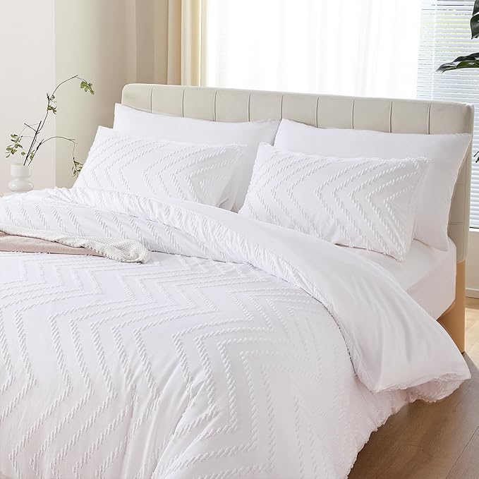 YIRDDEO White Comforter Queen Size 3Pcs, Boho Chevron Queen White Farmhouse Bedding Sets, Vertical Tufted Lightweight Neutral Boho Bed Set (1 Comforter, 2 Pillowcases)