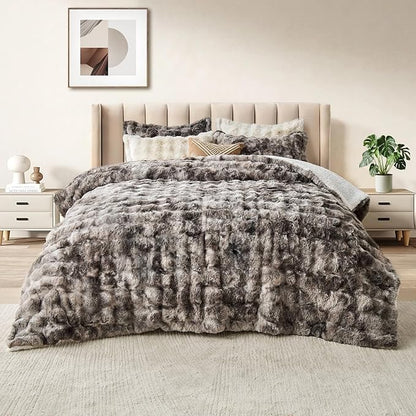 DAICO 3 Pieces Fluffy Faux Rabbit Fur Comforter Set Plush Fuzzy Bubble Comforter Bedding Set Warm Cozy Bedding Comforter Sets for Winter, 1 Comforter and 2 Pillowcases, Queen Size, Tie Dye Grey