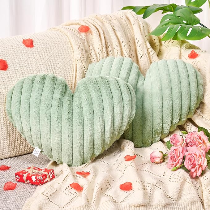 2 Pack Green Heart Pillow Decorative Throw Pillows, Fluffy Heart Shaped Pillow for Bed Couch Chair, St Patricks Day Decorations, Faux Fur Cute Love Pillow Cushion for Room Decor, 15" x 13"