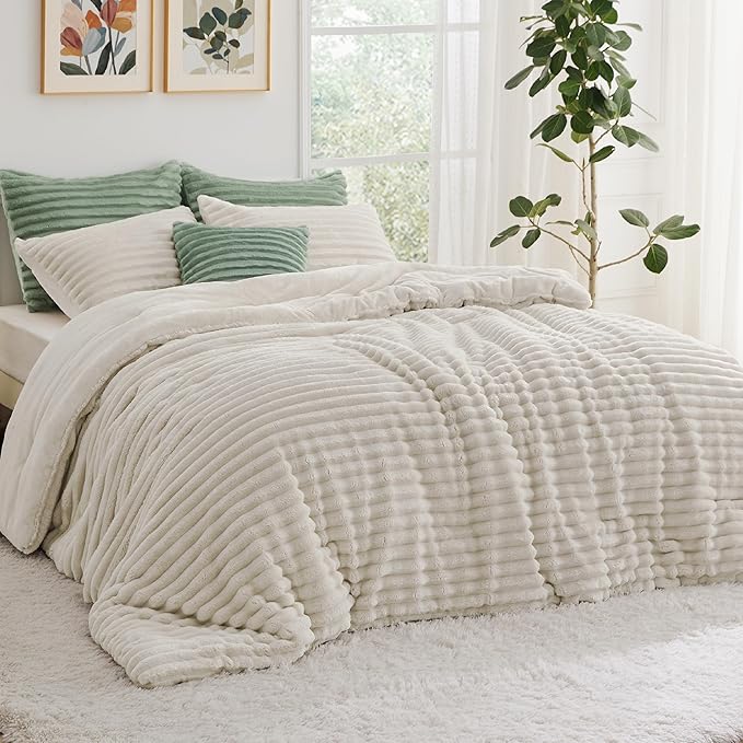Bedsure Twin/Twin XL Comforter Set - GentleSoft™ 2 Pieces Fluffy Double-Side Fleece Comforter Set, Cozy Striped Room Decor Aesthetic, Luxury Linen Twin Bedding with 1 Pillowcase, 68x88 Inches