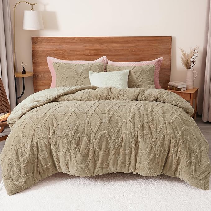 PHF Warm Sherpa Fleece Twin Comforter Set, 3D Tufted Fluffy Khaki Bedding for Winter, Soft 2 Pieces Shaggy Bed Set, 1 Comforter (68"x90") and 1 Pillowcase (20"x26")