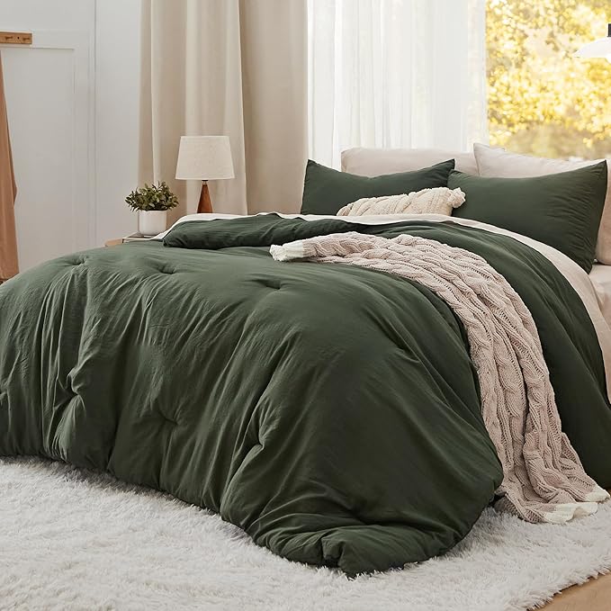 Bedsure Oversized King Comforter Set, Dark Green Soft Prewashed Bedding for All Seasons, 3 Pieces GentleSoft™ Bed Set, 1 Lightweight Comforter (120"x98") and 2 Pillowcases (20"x36")