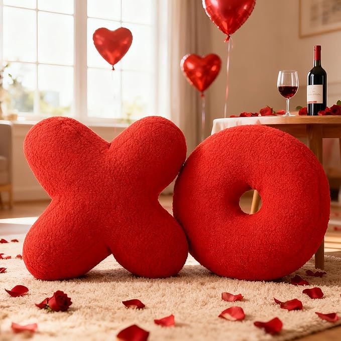 Cumule 2 Pcs Valentine's Day XO Pillow Plush Red Cute Plush Soft Throw Pillows for Valentines Day Living Room Bedroom Decor Gift