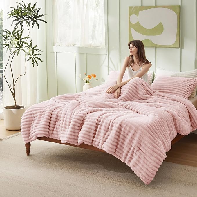 Bedsure Comforter Full Size - GentleSoft™ 3 Pieces Fluffy Double-Side Fleece Comforter Set, Cozy Striped Room Decor Aesthetic, Luxury Pink Full Size Bedding with 2 Pillowcases, 82x86 Inches