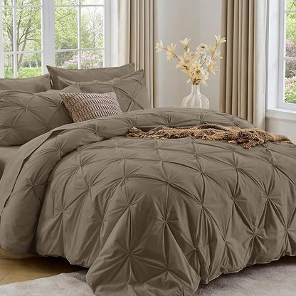 Sasttie Full Size Comforter Set, 7-Piece Bed in a Bag Double, Pintuck Bedding Set for All Season, Includes Comforter, Flat Sheet, Fitted Sheet, Pillowcases and Pillowshams, Brown