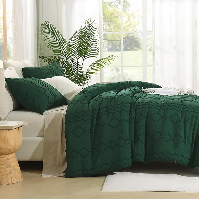 Andency Queen Comforter Set, 3 Pieces Dark Emerald Green Boho Tufted Fall Bedding, Soft Fluffy Farmhouse Comforter, Jacquard Textured Geometric Bed Set for All Season (90x90 Inch)
