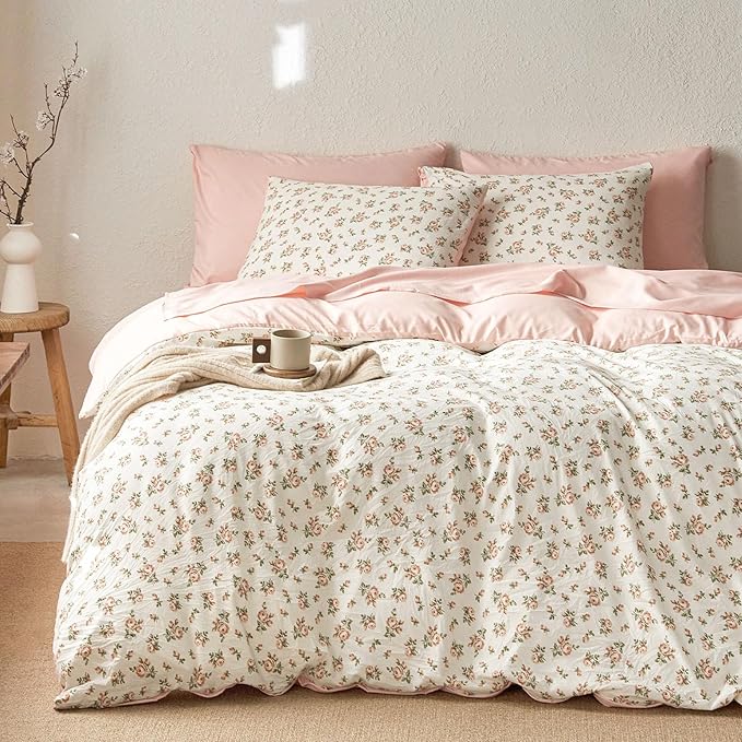 Wake In Cloud - Floral Comforter Set, Coquette Cottagecore Aesthetic Flower Shabby Chic Pattern for Women Teen Girls, Soft Lightweight Bedding, 3 Pieces, Peach Blush, Full Size