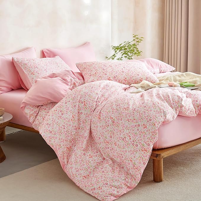 Wake In Cloud - Floral Comforter Set, Cute Vintage Flower Cottagecore Aesthetic for Women Teen Girls, Soft Lightweight Dorm Bedding, 3 Pieces, Pink, Full Size