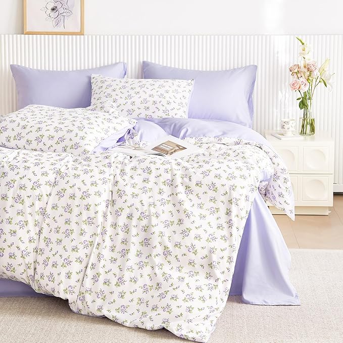Wake In Cloud - Floral Comforter Set, Coquette Cottagecore Aesthetic Flower Shabby Chic Pattern for Women Teen Girls, Soft Lightweight Bedding, 3 Pieces, White Purple, Twin/Twin XL Size