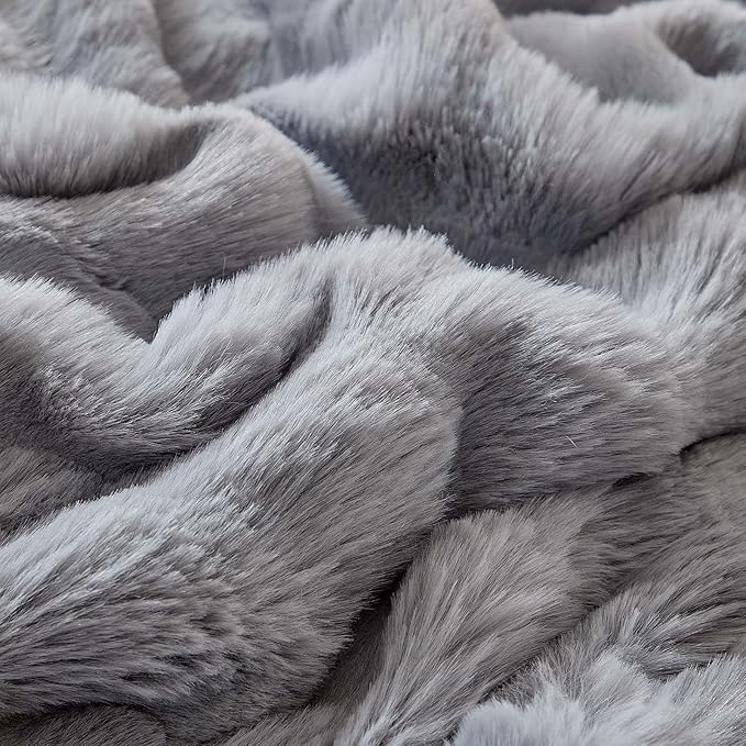Twin Faux Rabbit Fur Comforter Set - 3 Pieces Fluffy Bedding Set Ultra Soft Warm Shaggy Winter Flannel Bed Set, Luxury Skin Friendly Sherpa Comforter Set & 2 Pillow Shams for Thanksgiving Light Gray