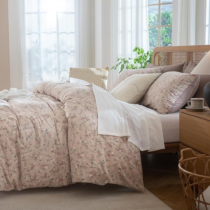 Comforter Queen Set Floral 3 Pieces Soft Cute Fresh Floral Bedding Lightweight Garden Style Floral Botanical Comforter for All Seasons and 2 Pillowcases