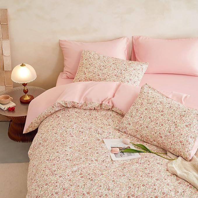 Wake In Cloud - Floral Comforter Set, Cute Vintage Flower Cottagecore Aesthetic for Women Teen Girls, Soft Lightweight Dorm Bedding, 3 Pieces, Cream Pink, Full Size