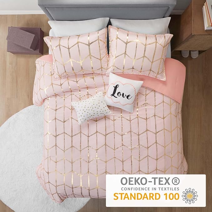 Intelligent Design Raina King/Cal King Comforter Set, Soft Microfiber, Modern Geometric Metallic Bed Set, 5 Pieces College Bedding with 2 Shams, 2 Toss Pillows Blush/Gold
