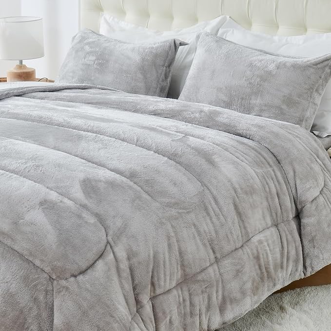 YIYEA Fluffy Queen Size Comforter Set, Luxury Faux Fur Comforter, Ultra Soft Plush Fuzzy Velvet Bedding Comforter Sets for Fall Winter, Cozy Warmth, No Shedding, 3PC, Queen, Light Grey