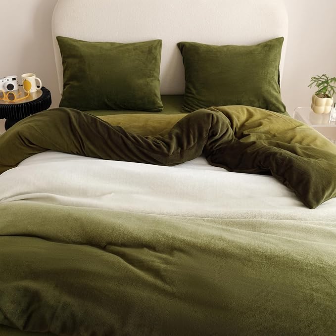 Cottonight Green Velvet Comforter Queen Fluffy Army Green Bedding Set Women Men Thick Warm Winter Blanket Quilts Sherpa Green White Modern Chic Plush Comforter Set