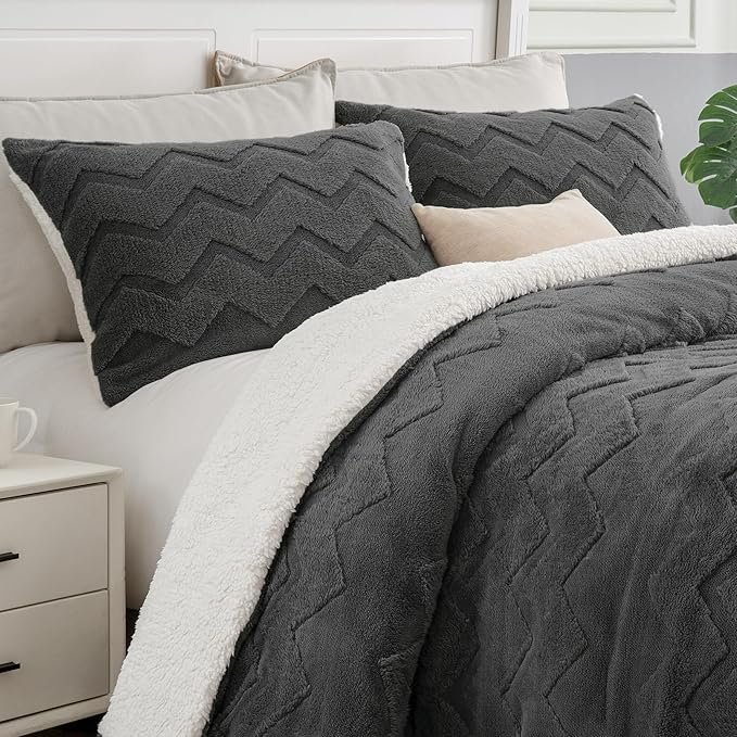 BEDELITE Fluffy Twin Comforter Set - Super Soft Sherpa Charcoal Comforter for Twin Size Bed, Luxury Warm Bedding Set for Winter, Fuzzy Bed Set 2 Piece (1 Comforter, 1 Pillowcase)