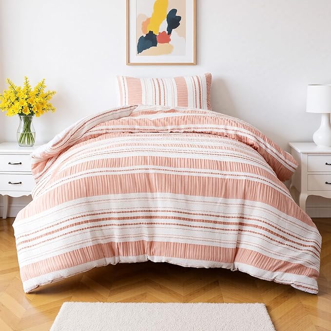 Amazon Basics Comforter Set, 2-Piece Jacquard Microfiber Comforter and Pillow Sham, All-Season Bedding, Twin, Pink Striped