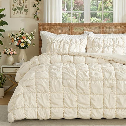 Amélie Home Queen Comforter Set, 3 Pieces Beige Bubble Bedding Set for All Season, Ultra Soft Cozy Comforter, Farmhouse Luxury Gift for Women Home Decor