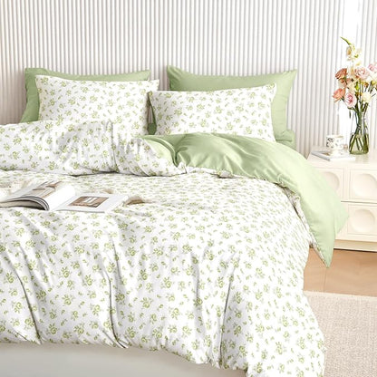 Wake In Cloud - Floral Comforter Set, Coquette Cottagecore Aesthetic Flower Shabby Chic Pattern for Women Teen Girls, Soft Lightweight Bedding, 3 Pieces, White Green, Queen Size
