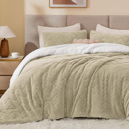 BEDELITE Fluffy Queen Comforter Set - Super Soft Sherpa Linen Comforter for Queen Size Bed, Luxury Warm Bedding Set for Winter, Fuzzy Bed Set 3 Pieces (1 Comforter, 2 Pillowcases)