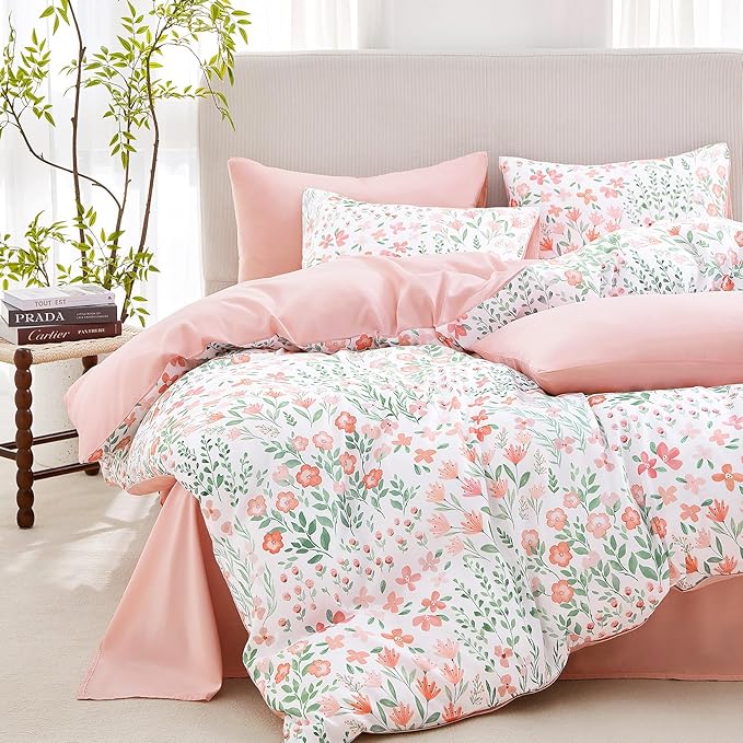 Wake In Cloud - Floral Comforter Set, Farmhouse Cottagecore Style with Romantic Garden Wildflowers and Leaves Pattern, Soft Lightweight Bedding, 3 Pieces, Pink White, Twin/Twin XL Size
