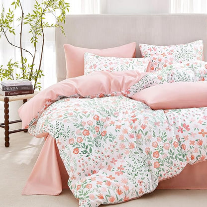 Wake In Cloud - Floral Comforter Set, Farmhouse Cottagecore Style with Romantic Garden Wildflowers and Leaves Pattern, Soft Lightweight Bedding, 3 Pieces, Pink White, Twin/Twin XL Size