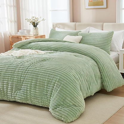 Andency Fleece Queen Comforter Set, 3 Pieces Sage Green Comforter Set for Queen Size Bed, Soft Warm Fluffy Fuzzy Bedding Set for Winter (1 Comforter & 2 Pillowcases)