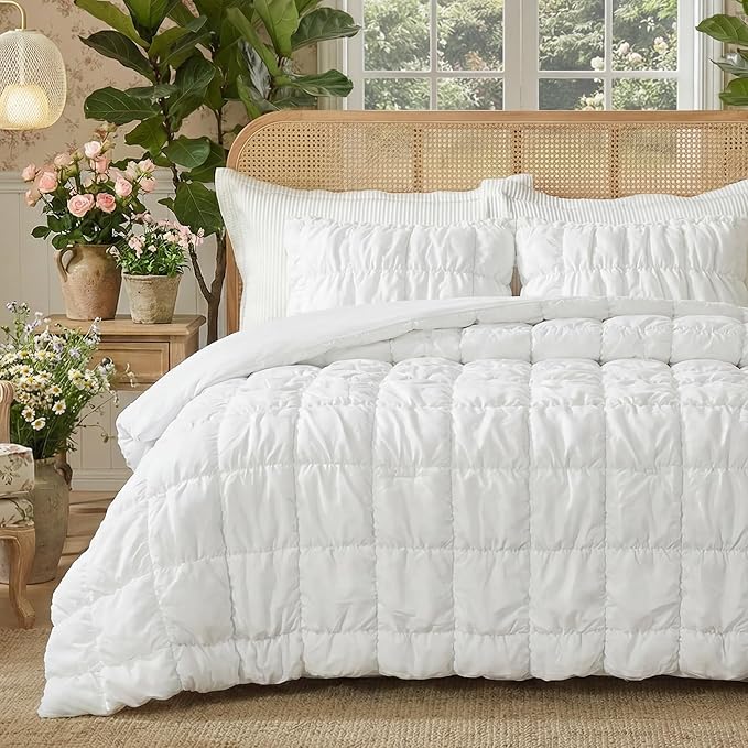 Amélie Home King Comforter Set, 3 Pieces White Bubble Bedding Set for All Season, Ultra Soft Cozy Comforter, Farmhouse Luxury Gift for Women Home Decor