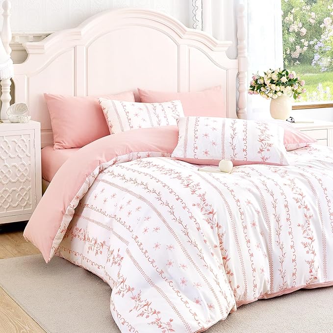 Wake In Cloud - Shabby Chic Comforter Set, Cottagecore Floral Romantic Charming Style with Botanical Stripe Pattern, Soft Lightweight Bedding, 3 Pieces, Pink White, Full Size