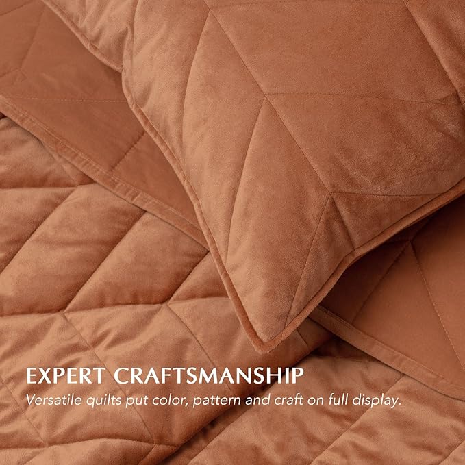 EVERGRACE 3 Pieces Luxurious Queen Velvet Quilts, Ultra Soft Lightweight Velvet Comforter Set, Matelasse Oversized Bedspread Coverlet for All Season with 2 Shams, Burnt Orange, 92"x96"