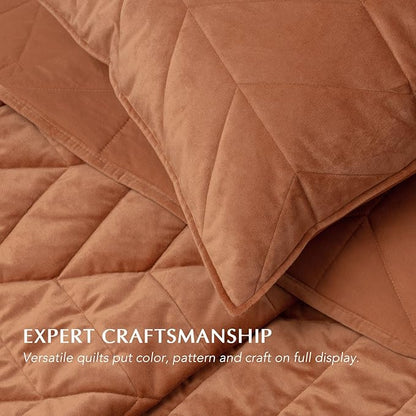 EVERGRACE 3 Pieces Luxurious Queen Velvet Quilts, Ultra Soft Lightweight Velvet Comforter Set, Matelasse Oversized Bedspread Coverlet for All Season with 2 Shams, Burnt Orange, 92"x96"