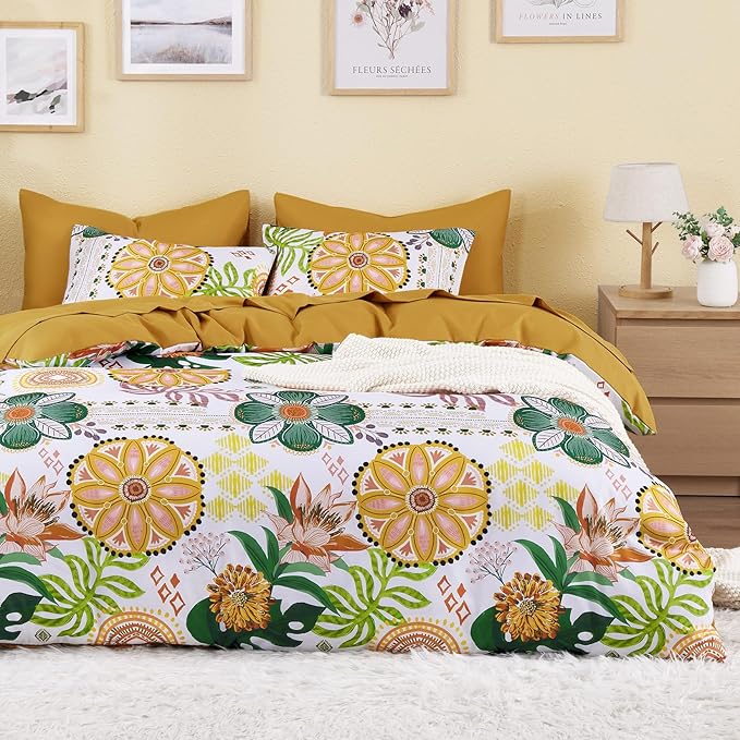 Wake In Cloud - Boho Comforter Set, Floral Farmhouse Botanical Western Style with Colorful Flowers and Tropical Leaves, Soft Lightweight Bedding, 3 Pieces, Amber Gold, Full Size