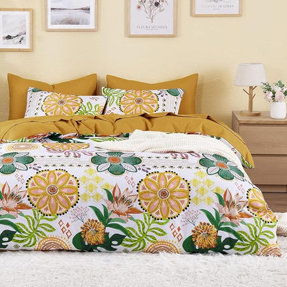 Wake In Cloud - Boho Comforter Set, Floral Farmhouse Botanical Western Style with Colorful Flowers and Tropical Leaves, Soft Lightweight Bedding, 3 Pieces, Amber Gold, Full Size